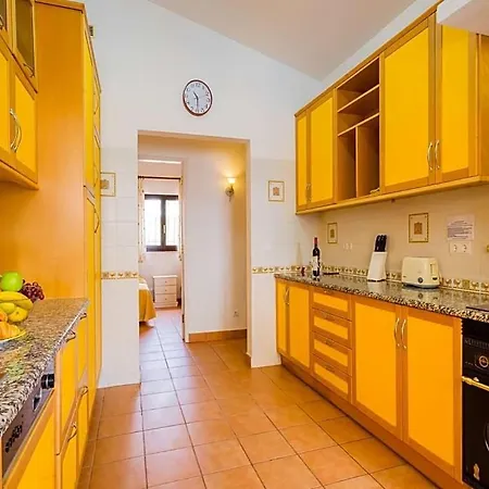 Carvoeiro Sleeps 6 Pool Air Con Wifi * Carvoeiro (Lagoa)